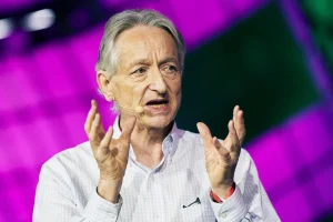 Geoffrey Hinton sounds alarm that AI could '